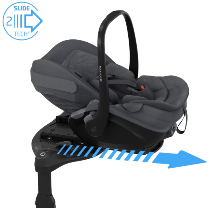 Preview: Auf der FamilyFix Slide Pro Basisstation ausgezogene und flach geneigte Maxi-Cosi Pebble 360 Pro Select Babyschale im Auto.